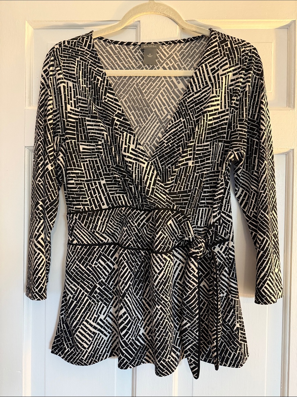 Ann Taylor Black and White Geometric Blouse